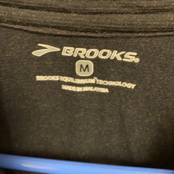 Brooks long sleeve 1/4 zip size M - Picture 3 of 5